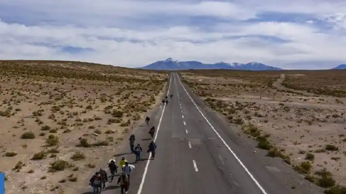 Por VARIANTE ÓMICRON: Chile suspende apertura de fronteras terrestres