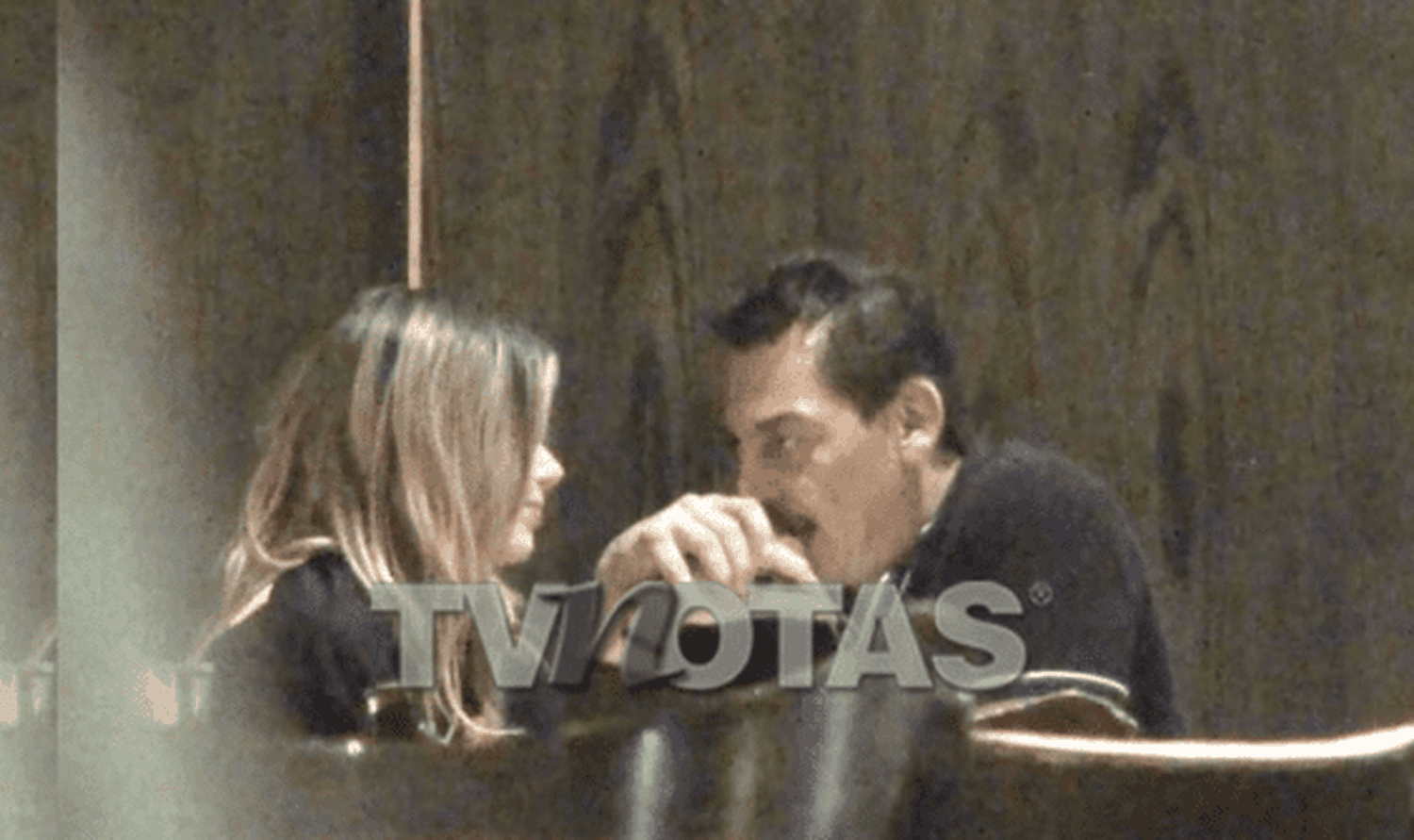 Una de las fotos que TVNotas publicó sobre el romance entre José Manuel Figueroa y Marie Claire Harp. Foto Agencia Kadri y redes sociales