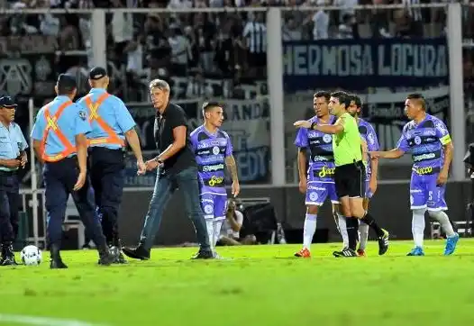 Video: polémica por el "penal" que le dieron a Talleres 
