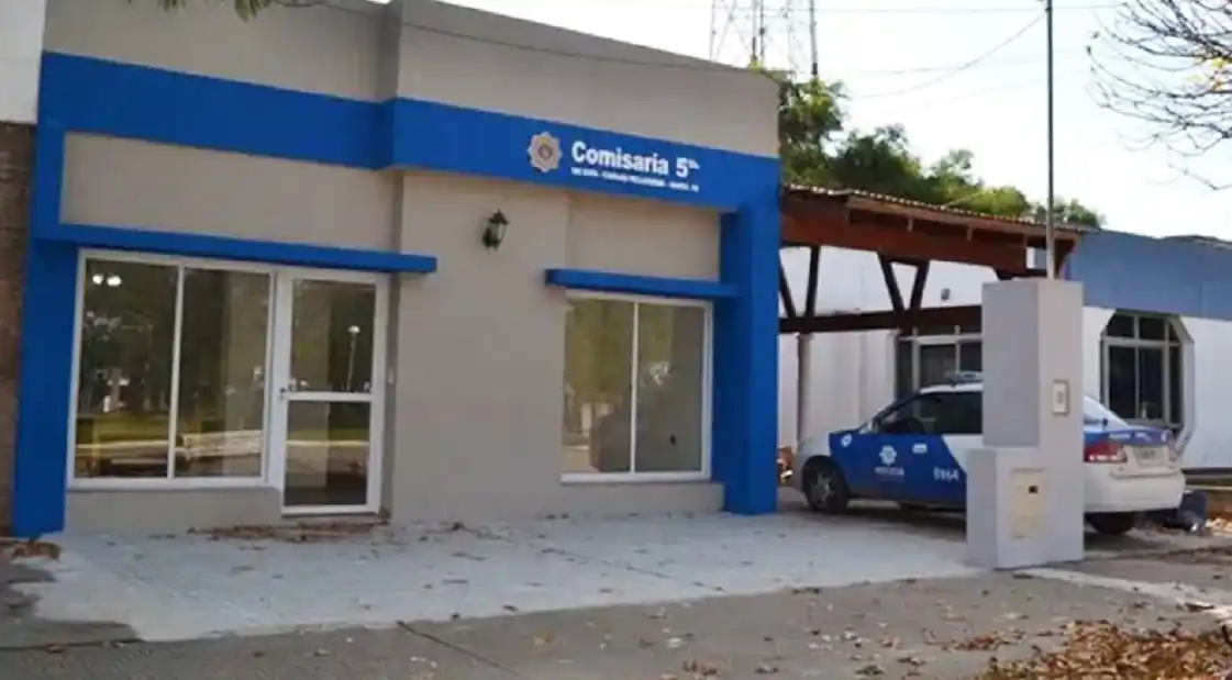 Salió alcoholizado del boliche, no encontró su auto y se robó un patrullero
