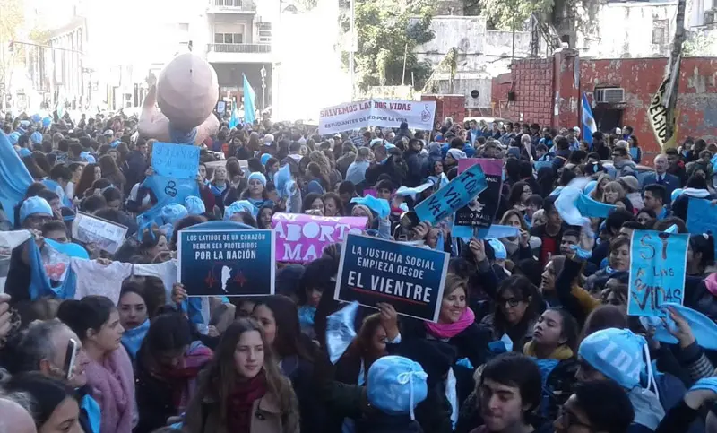 Protesta contra el aborto en la Quinta de Olivos: Piden a Macri "que cumpla su promesa"