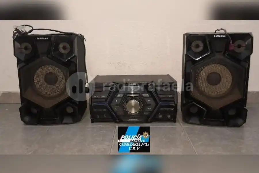 Compró un equipo de música que estaba a la venta en Facebook, pero era robado