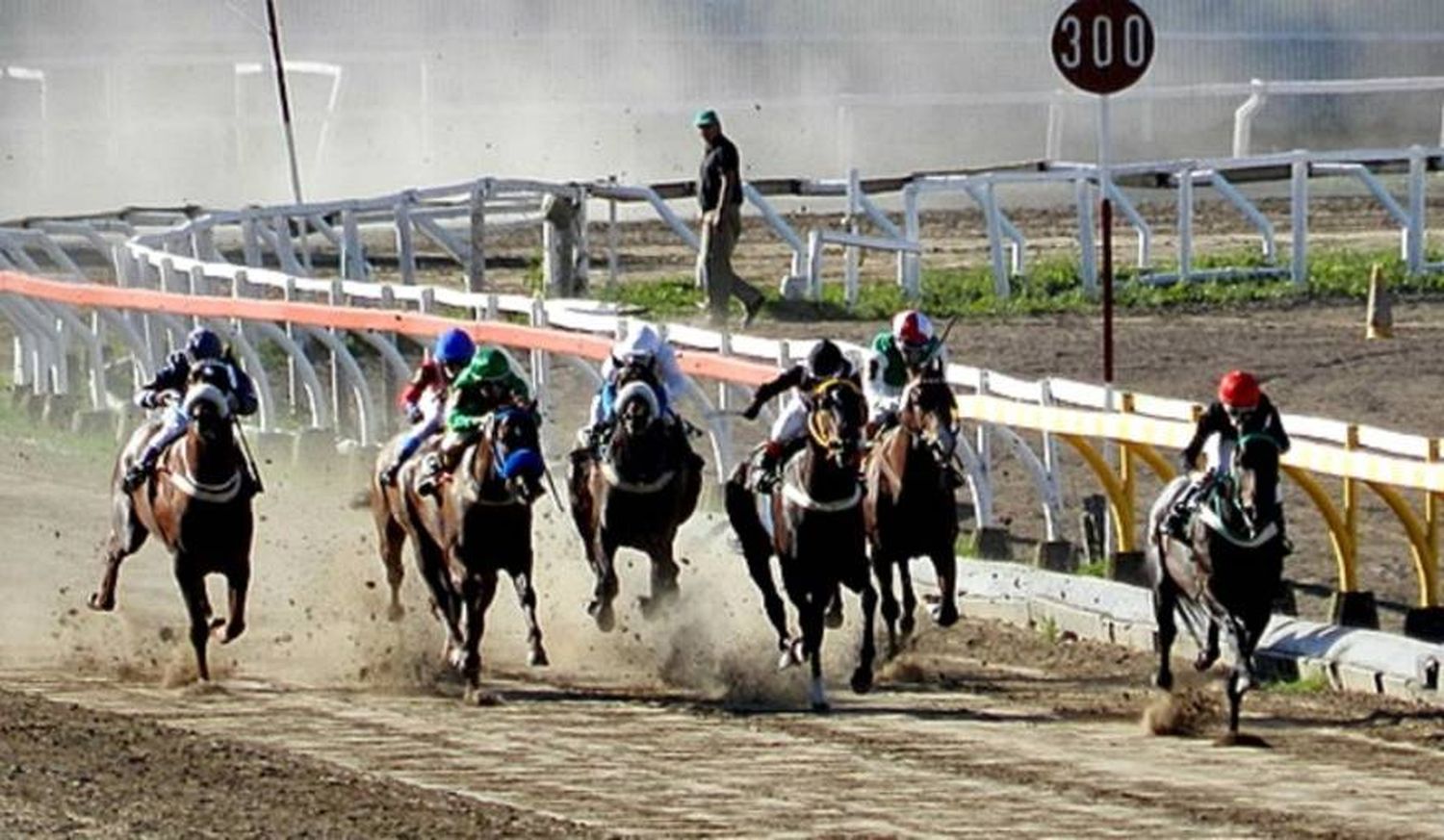 Jueves 5: Actividad en el Hipódromo de La Plata