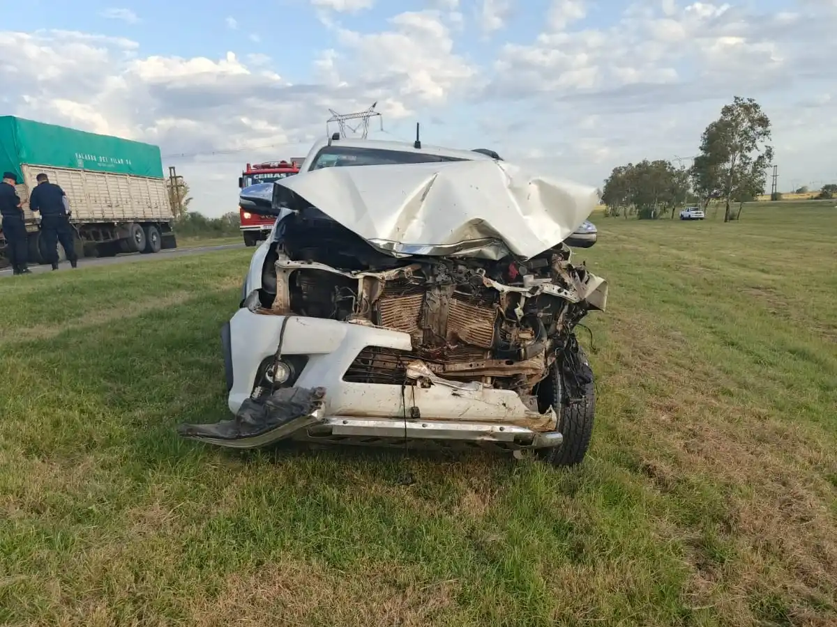 Ruta 14: una camioneta chocó a un operario de Autovía Mercosur y debieron trasladarlo de urgencia al Centenario