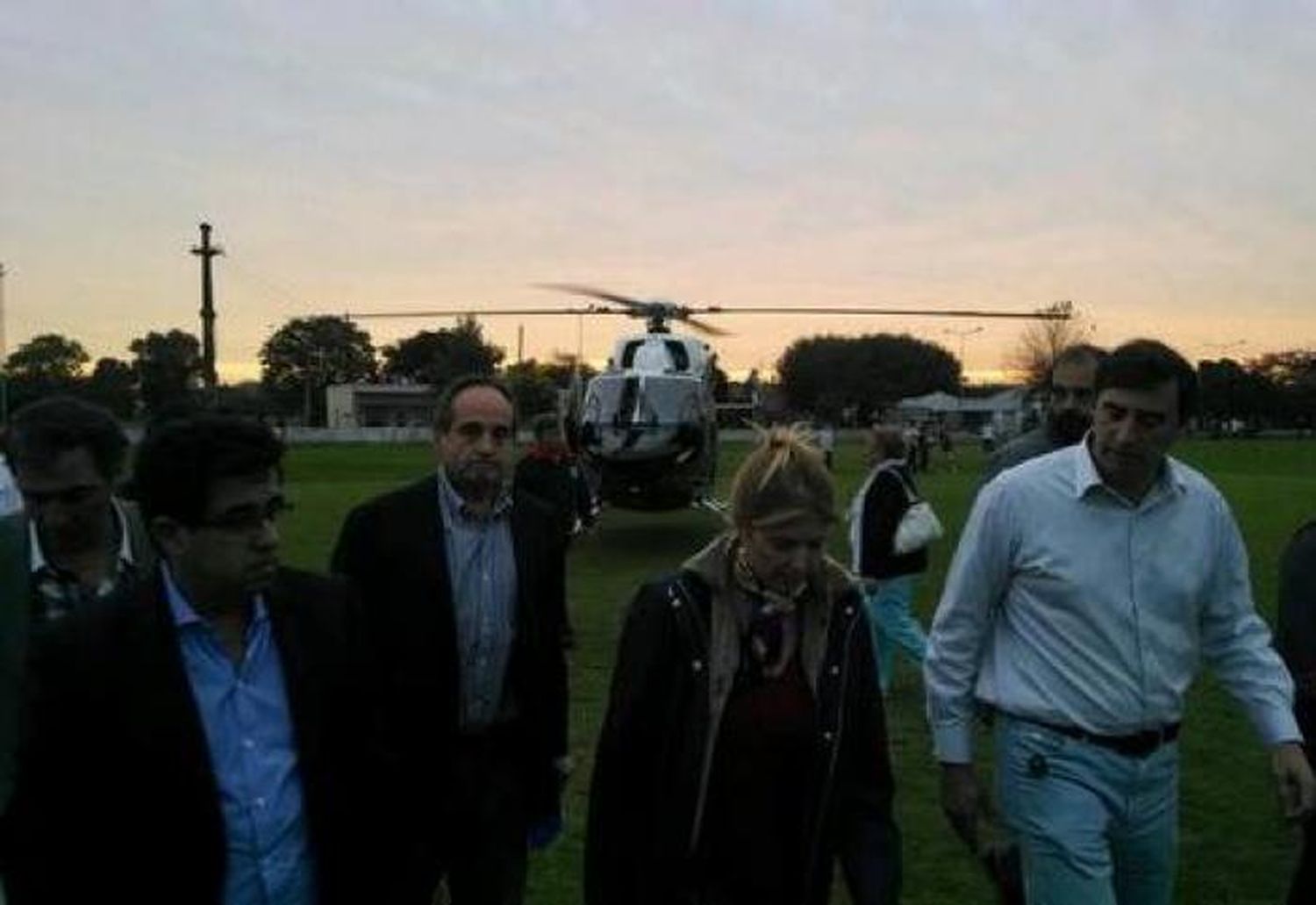 Funcionarios de Scioli sobrevolaron zonas inundadas en Luján