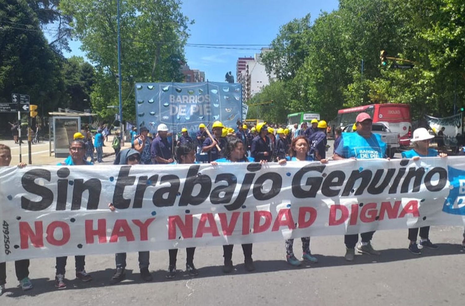 Barrios de Pie vuelve a reclamar por la emergencia alimentaria y la canasta navideña