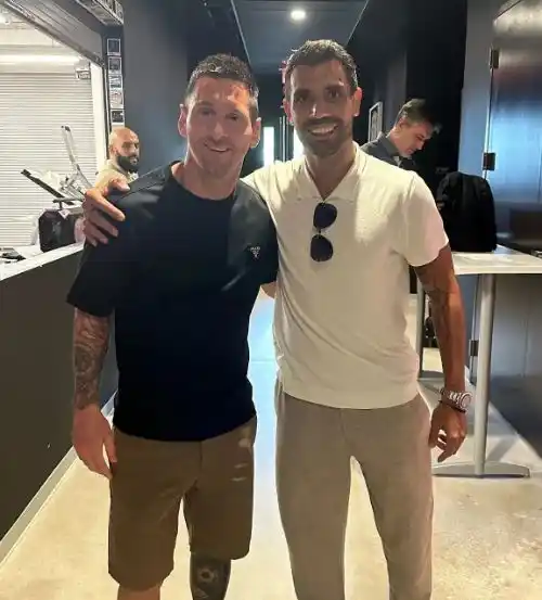 El guardaespaldas de Lionel Messi se volvió viral por un gesto impensado y demostró que está siempre alerta