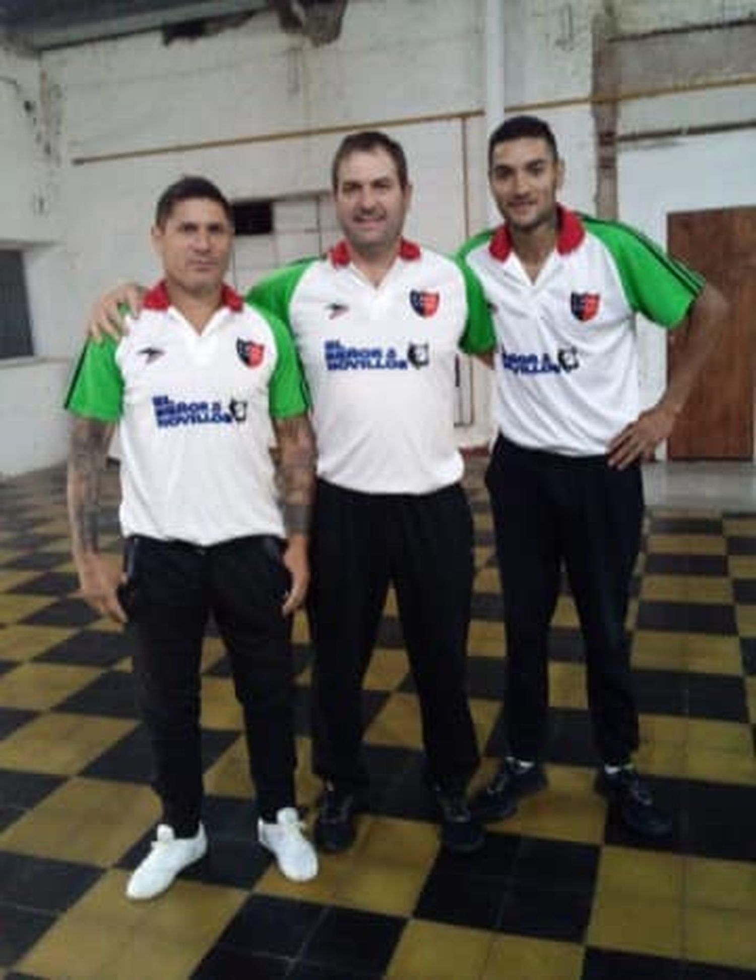 César Medina, Roque Barragán y Denis Villagra representando al Club Recreativo y Deportivo El Refugio, se alzaron con el torneo 72º Aniversario de Barrio Norte. Se prepara la copa Roberto Paz.