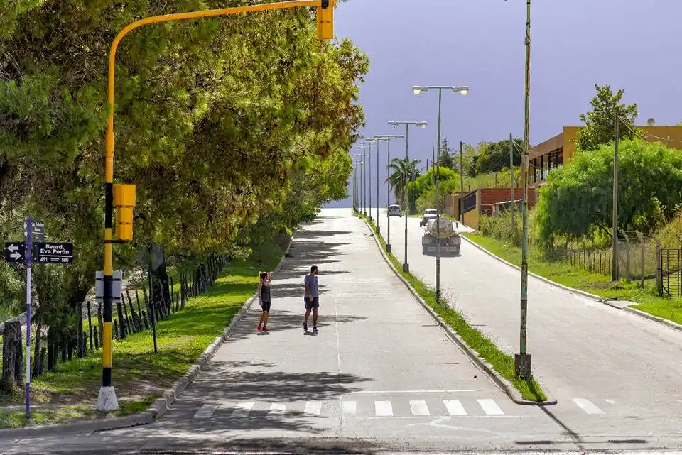 Tarifas electricidad: La provincia baja cargas y el municipio evalúa quitas