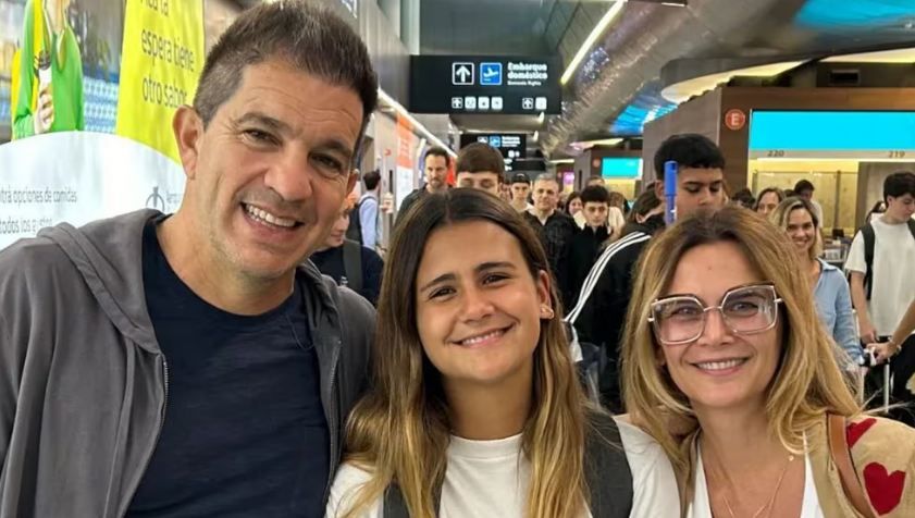 Amalia Granata junto a su hija Uma y su marido Leo Squarzon