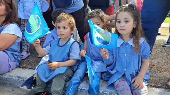 Actividades educativas por el aniversario de la bandera de lobería
