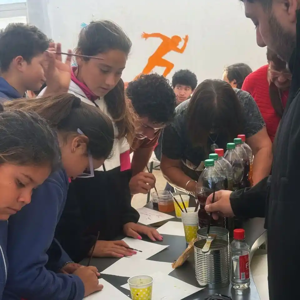 La Escuela Secundaria N°14 “Manauta” inauguró la Semana del Arte 2025