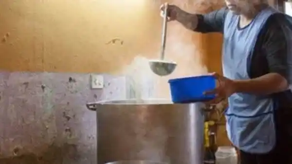 Entrega de utensilios de cocina a comedores y merenderos 