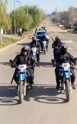 Detuvieron a dos personas con pedido de captura e incautaron drogas