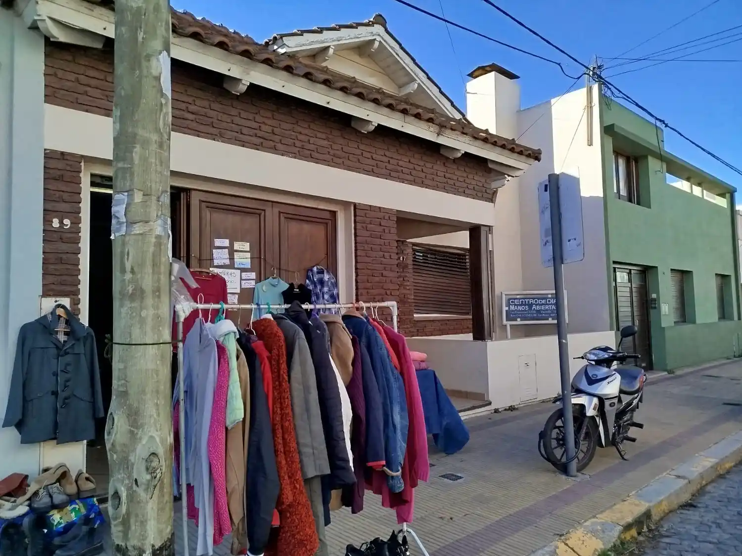 En un “año complejo”, Manos Abiertas recurrió a una feria americana permanente en su sede de 9 de Julio 87.