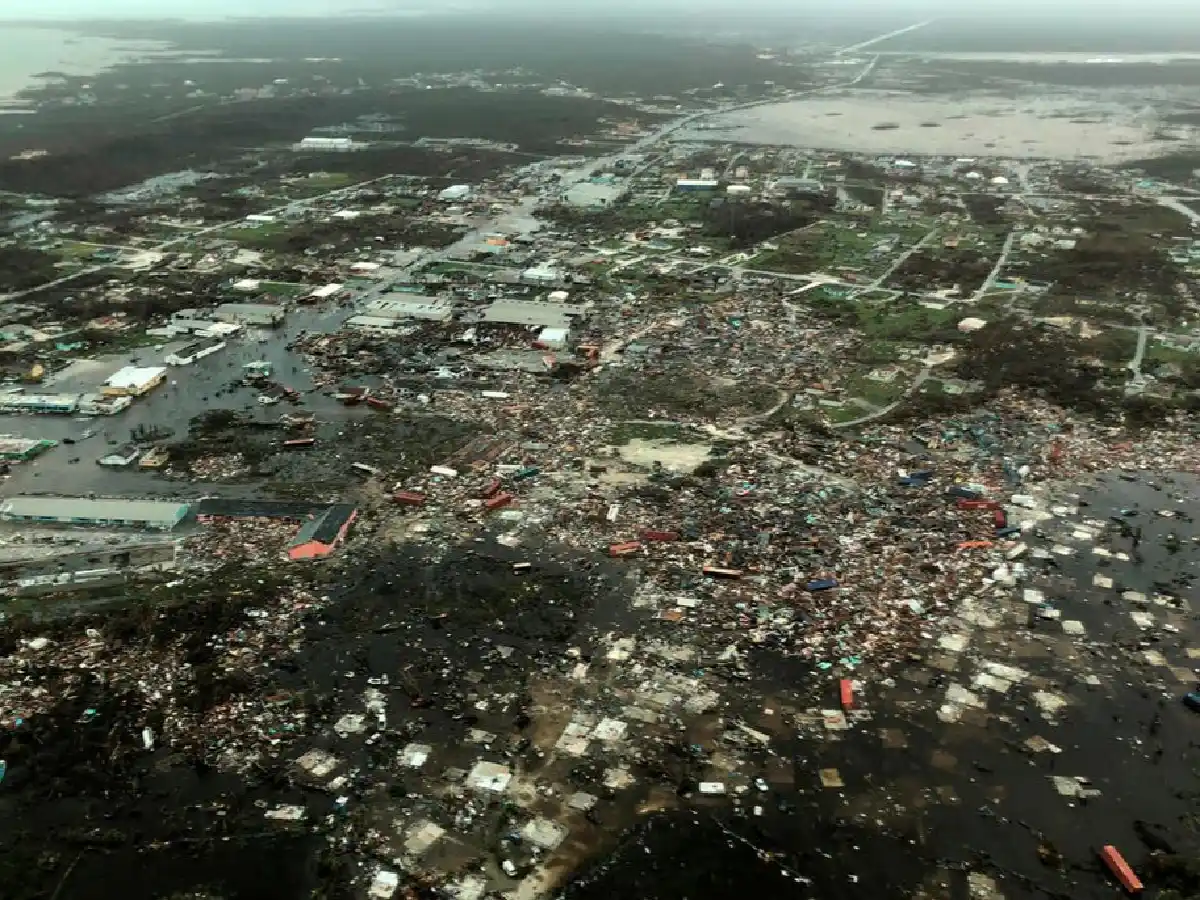 Dorian recoba fuerza tras dejar al menos 20 muertos en Bahamas