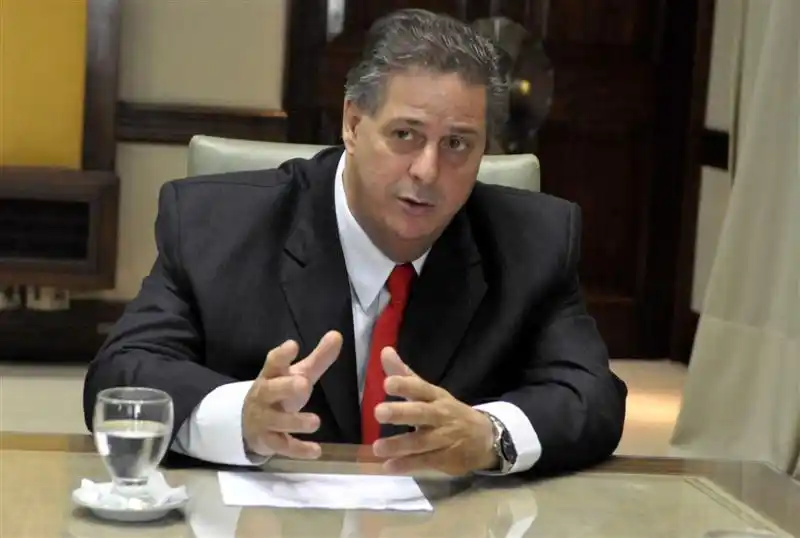 Gripe A: Pese al aumento de casos fatales, Collia pidió a los bonaerenses "no alarmarse" 