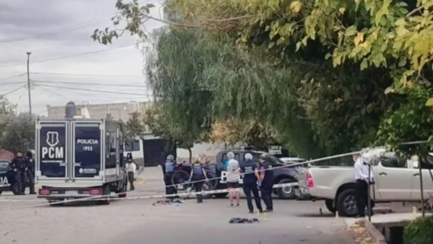 Conducía alcoholizado, intentó sobrepasar en zona prohibida y mató a dos policías en Neuquén