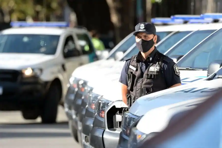 Convocatoria para sumar conductores de móviles policiales