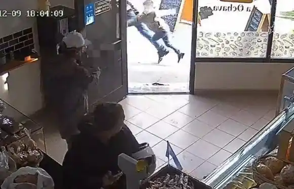 Dramático robo en Mar del Plata: un ladrón apuntó con un arma a un nene dentro de una panadería