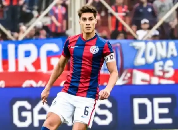 Si no firma, Gattoni bajará a la Reserva