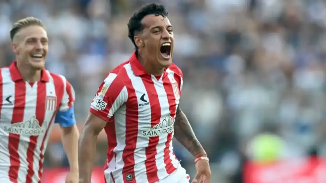 Tiago Palacios festeja el gol del triunfo en el clásico. Foto: NA