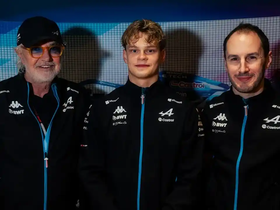 aaron alpine  f1  piloto de reserva