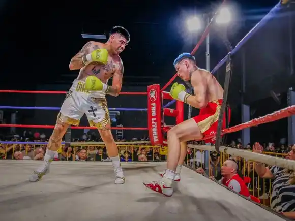 Gabriel “Loco” Díaz ganó por nocaut técnico en el Club 9 de Julio