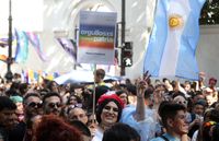 Una marea arcoíris cubrió las calles de Buenos Aires para celebrar el Orgullo