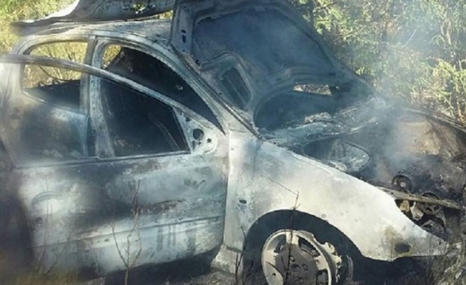 Maciel: un auto se incendió en la ruta y su conductora se encuentra grave