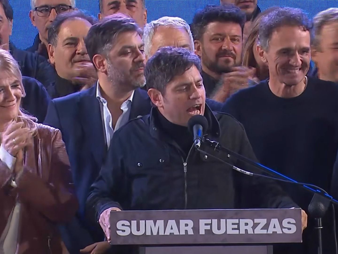 "Es la primera vez que hay un gobierno nacional tan extravagante y tan bizarro", dijo el Gobernador.