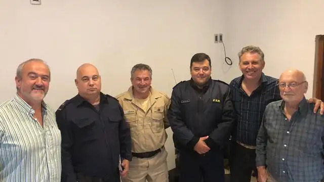 Policía y Prefectura reunidos en el Camino de la Costa