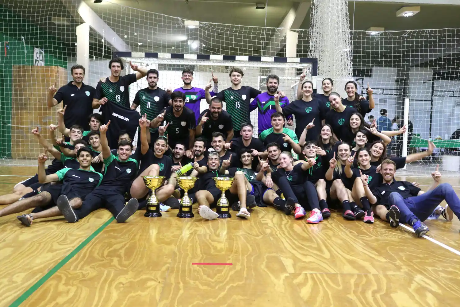 Doble coronación para Once Unidos en el Handball Marplatense