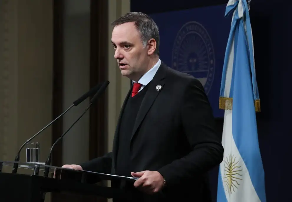 Manuel Adorni hizo el avance de la finalización de las obras.