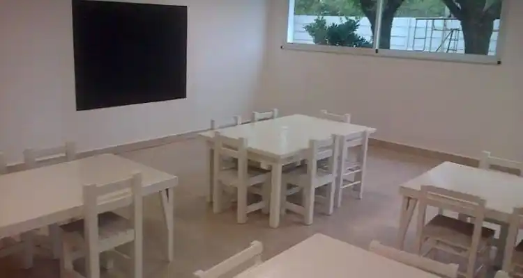 El Jardín de Doyle da clases día por medio por demoras en las obras