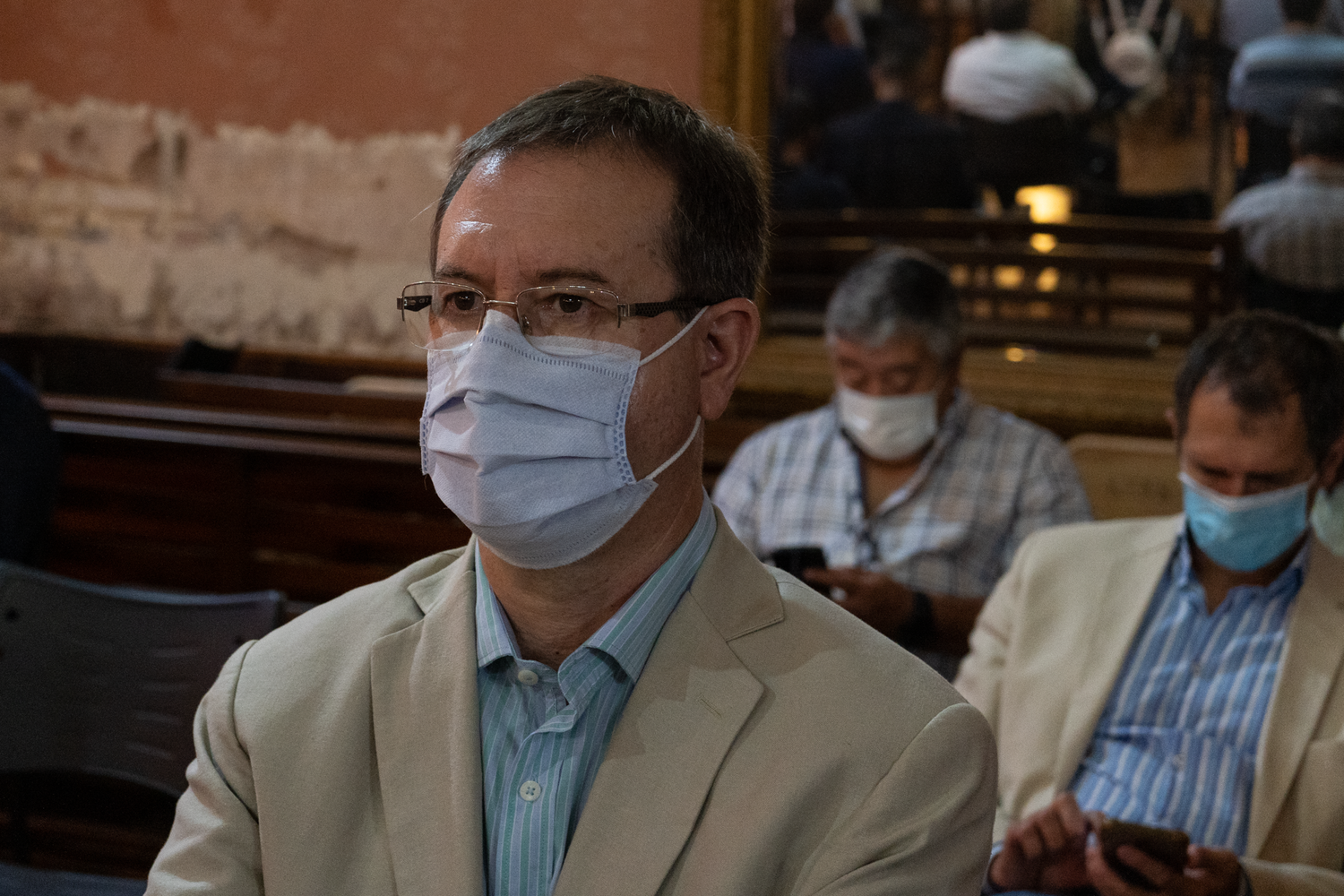 Empleado municipal increpó con violencia a Creus por “una vacuna”