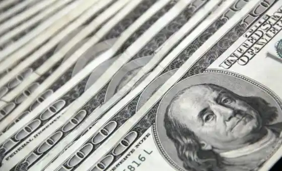 Las reservas crecen gracias al porte de organismos de crédito.