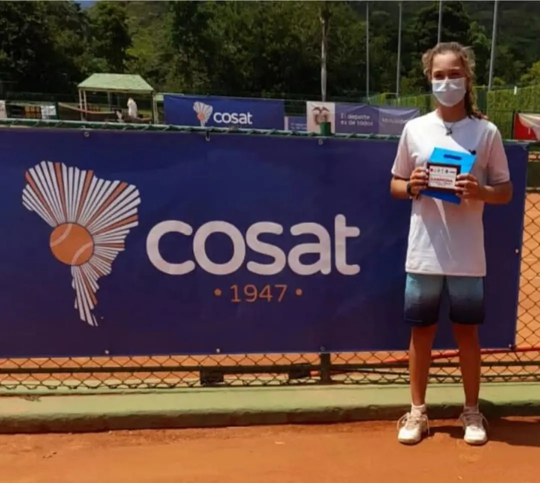 Candela Vázquez empezó la gira Cosat por Sudamérica como lo soñó: también fue campeona en singles en Colombia