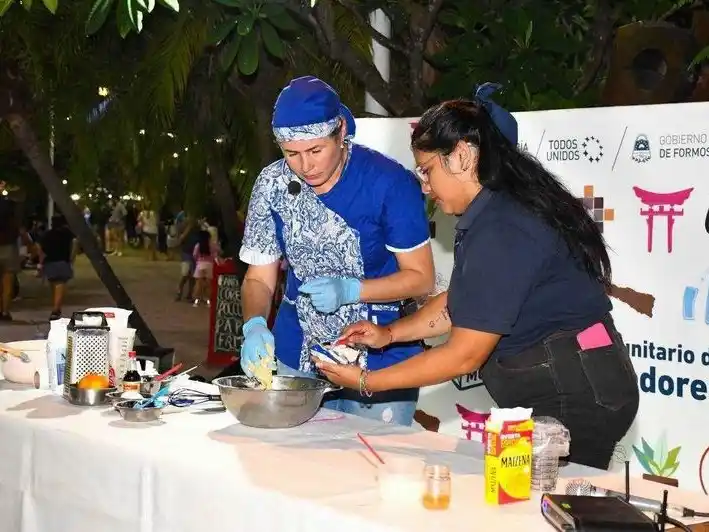 El Mercado Comunitario de Emprendedores 
celebró su edición especial Pascuas con éxito