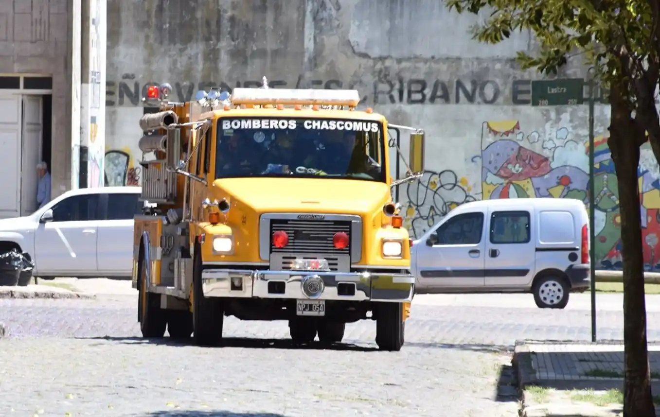 Bomberos de Chascomús asistieron a una persona accidentada en el Camino de Circunvalación