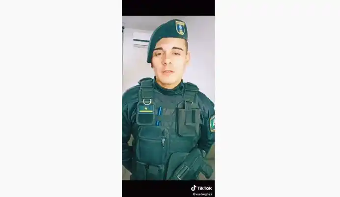 Un policía se presentó al casting de Gran Hermano: le sacaron el arma reglamentaria y lo mandaron al psiquiatra