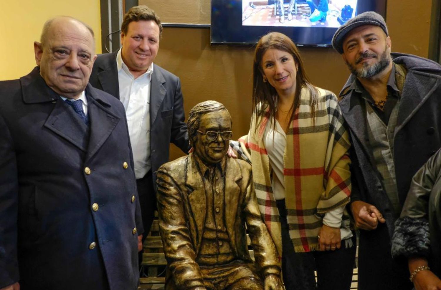 Presentaron la estatua en homenaje a Willy Wullich