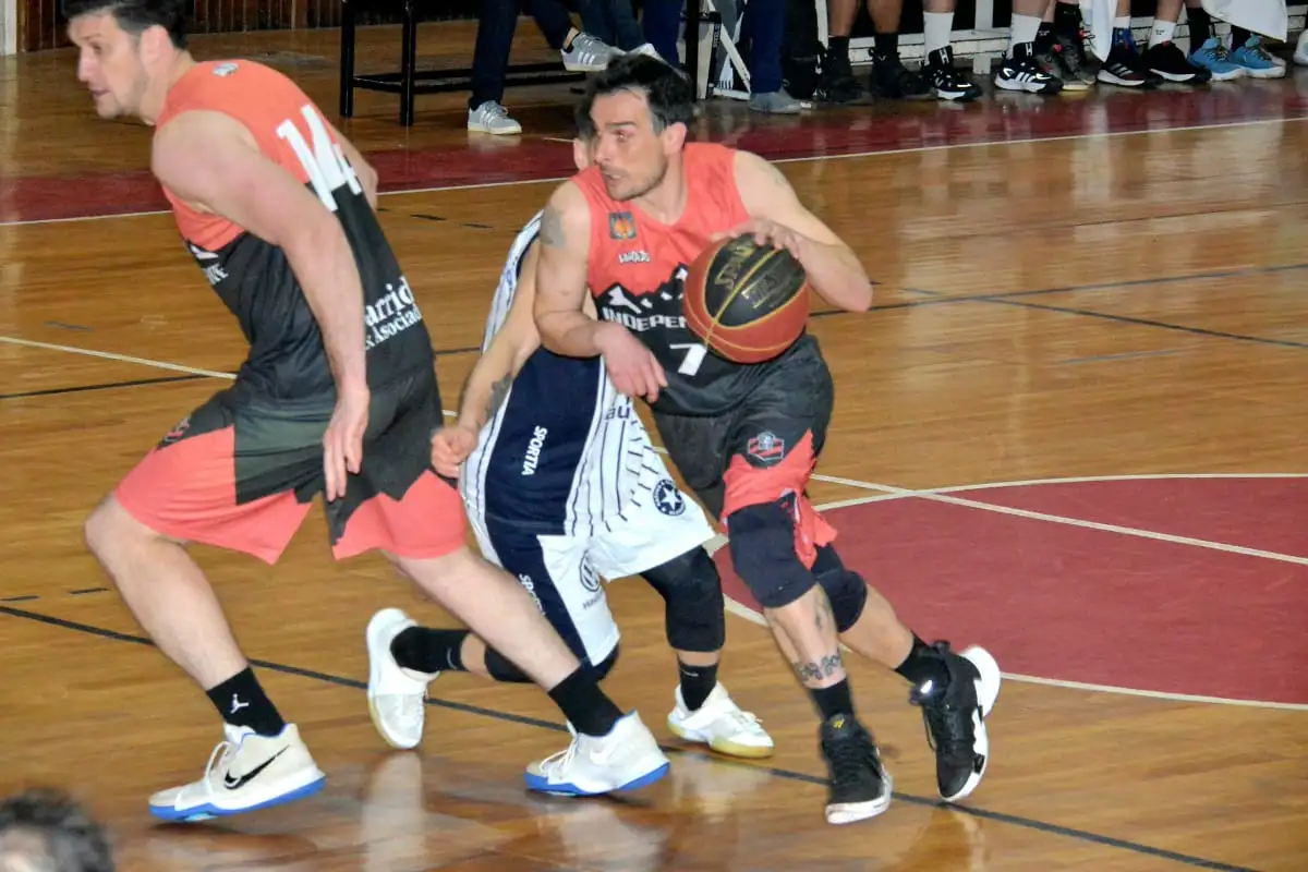 Hartstock y Arca, en el triunfo de Independiente ante Racing.