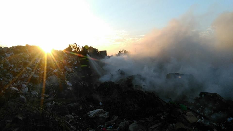 Bomberos Voluntarios intervino en los incendios producidos en el basural