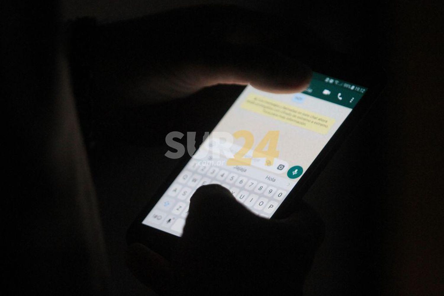 Insólito: le propone devolverle el celular que le robó si se acuesta con él