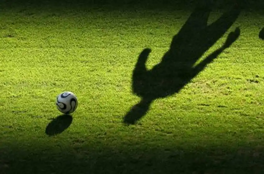 Detuvieron a 11 personas que violaron la cuarentena para jugar un partido de fútbol