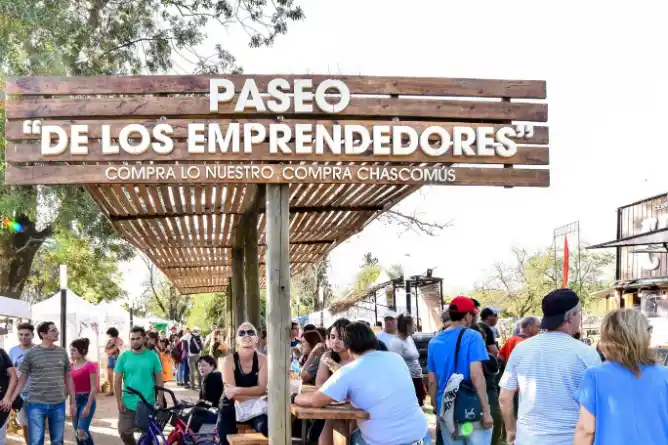 La Feria de Emprendedores y Artesanos amplía su horario en verano