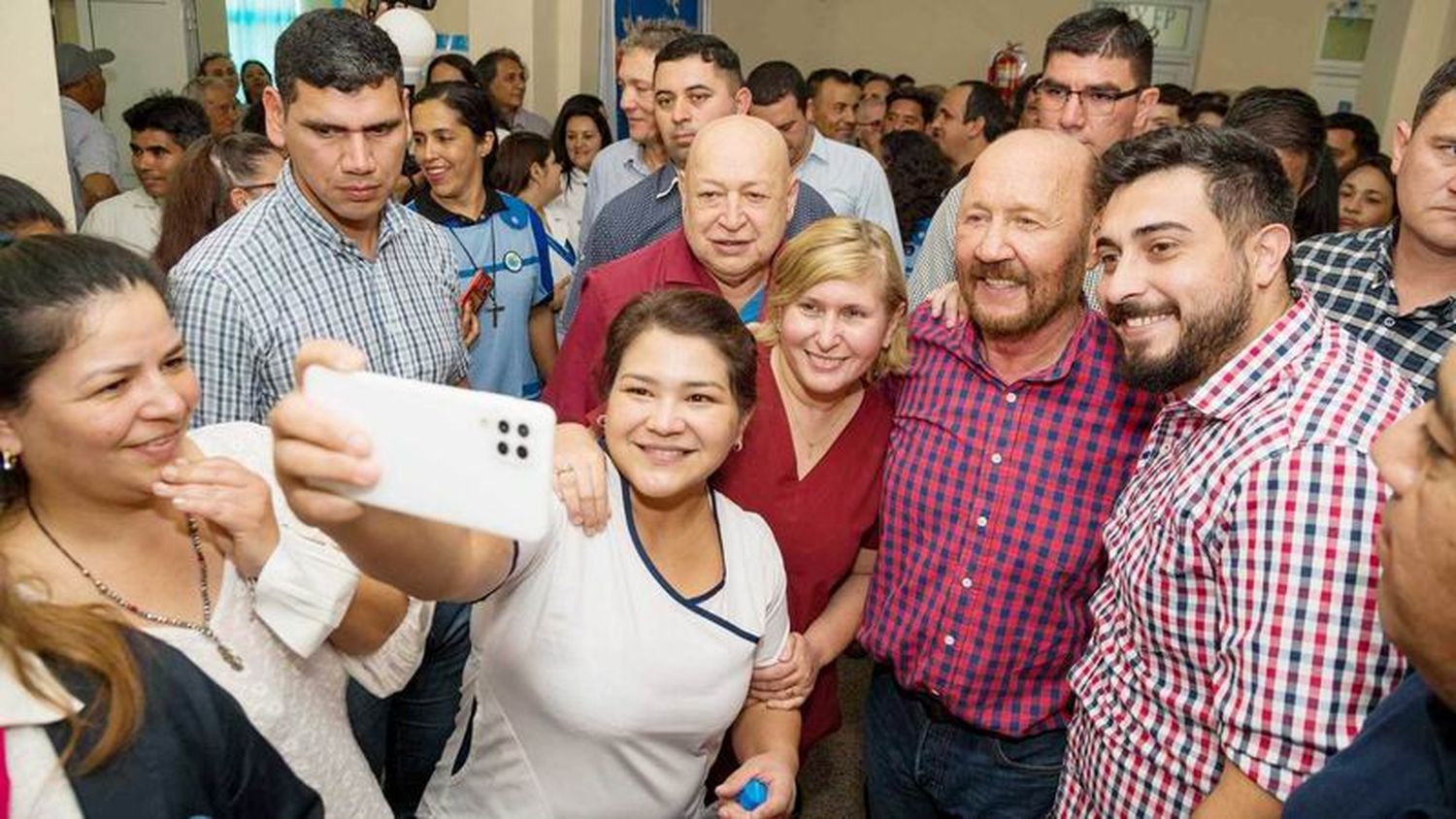 Insfrán firmó el crédito para la construcción 
de la Facultad de Medicina de la UPLaB