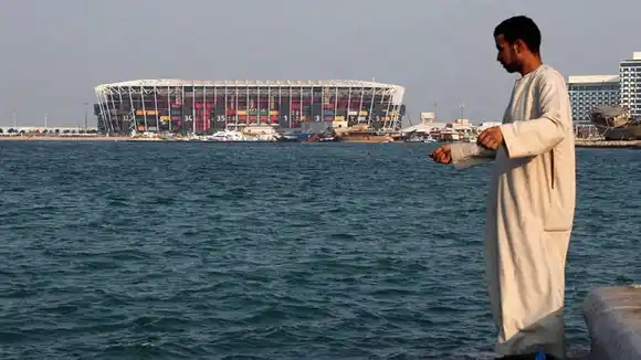 El estadio de los "contenedores" y la preocupación por el estado del césped