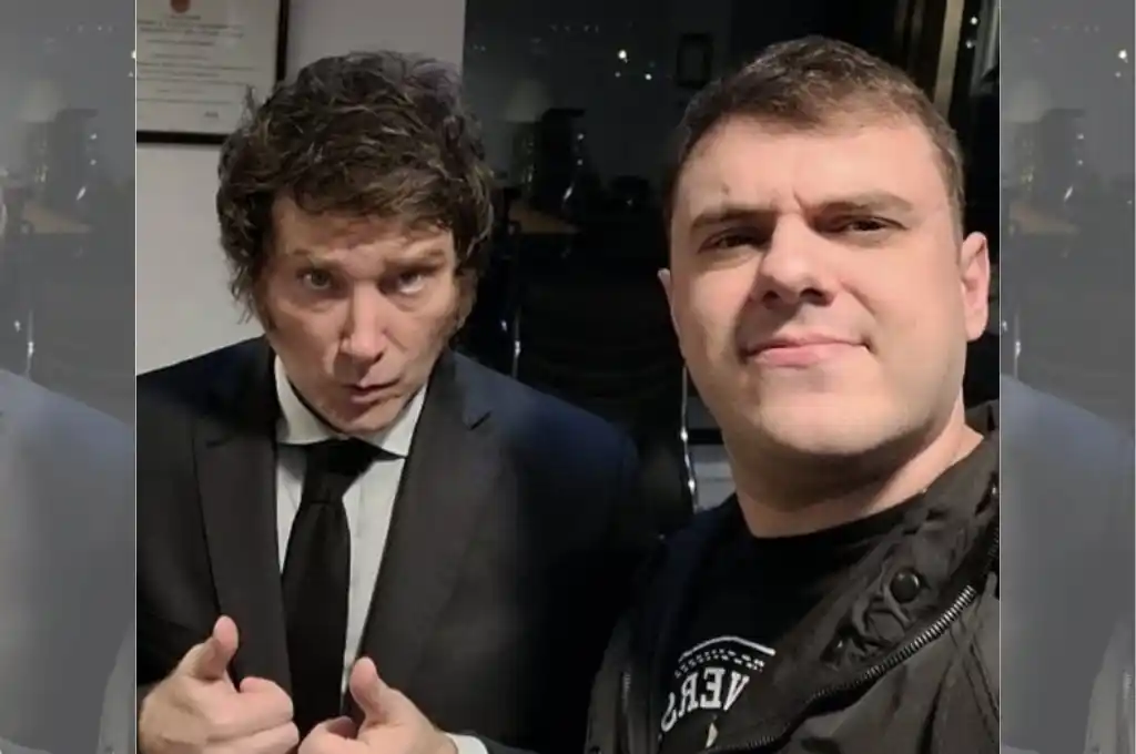 Javier Milei cierra el año en La Misa, el programa del streaming ultralibertario Carajo, conducido por el Gordo Dan.